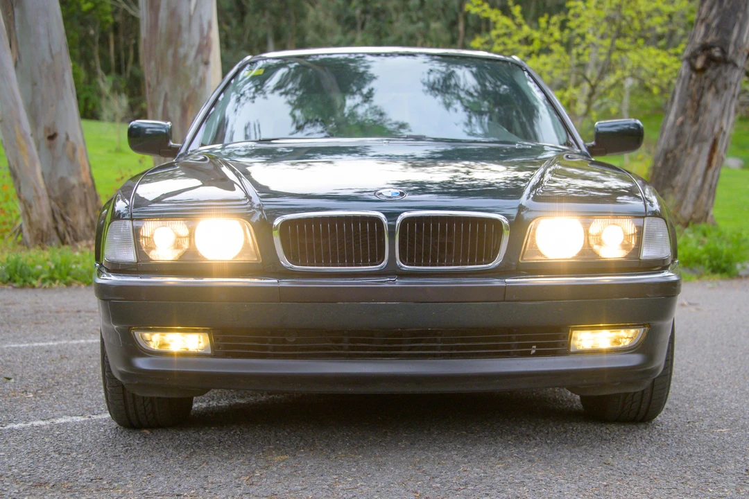 1994 BMW E32 7 Series - Image 6 of 31