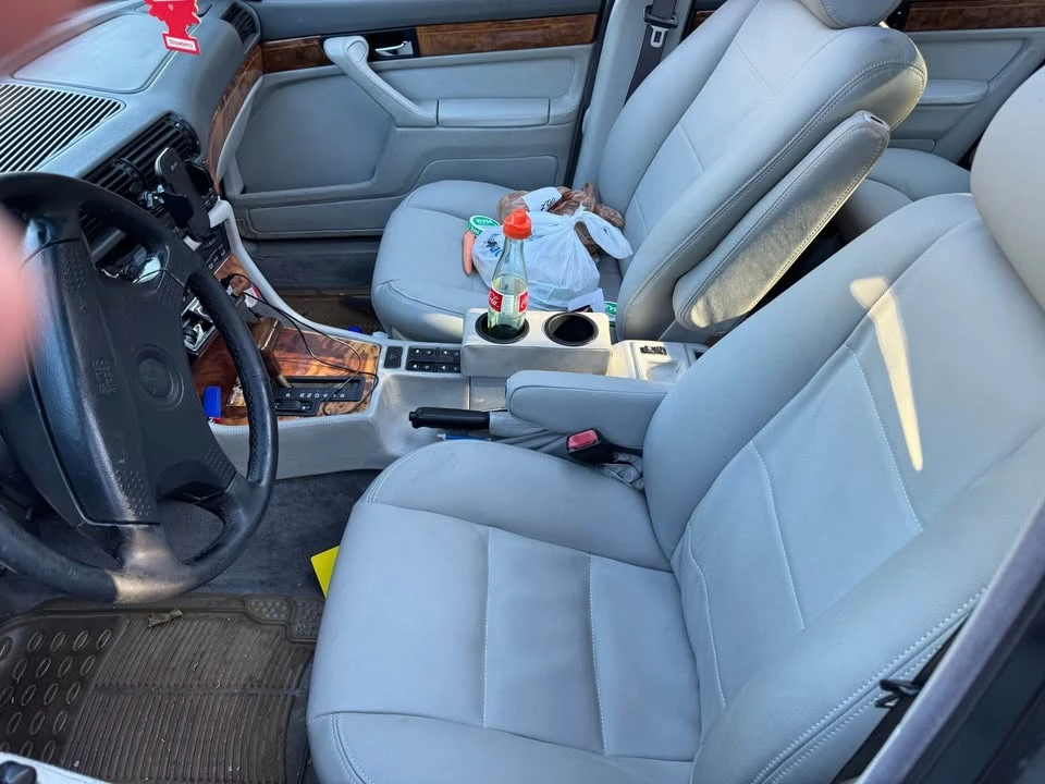 1994 BMW E32 7 Series - Image 6 of 10