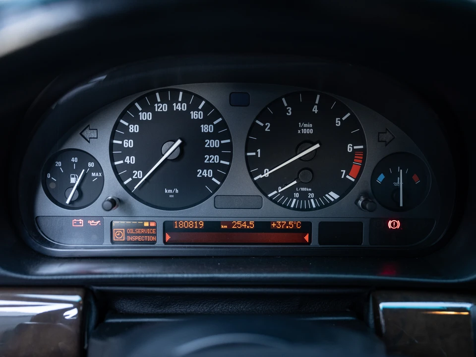 1994 BMW E38 7 Series - Image 30 of 31