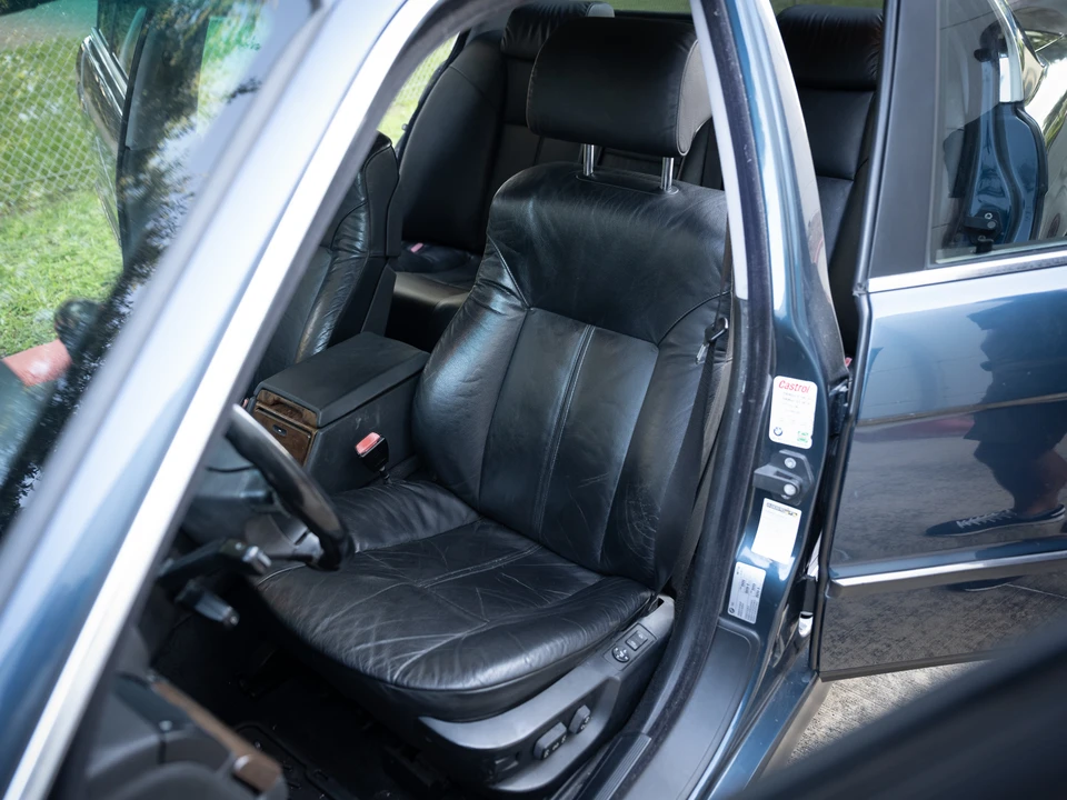 1994 BMW E38 7 Series - Image 23 of 31