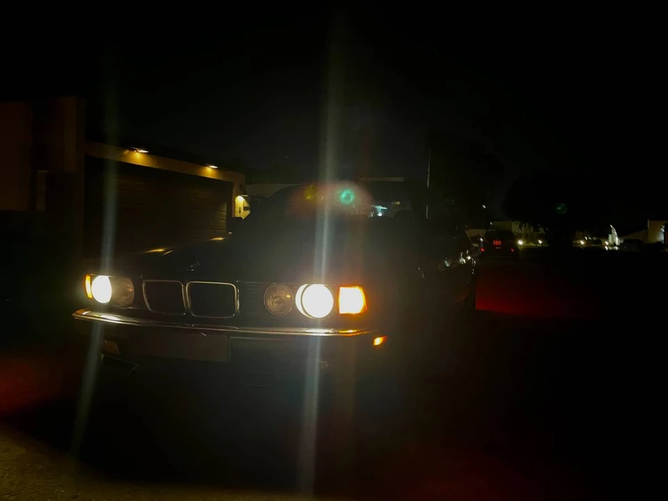 1994 BMW E32 7 Series - Image 2 of 9