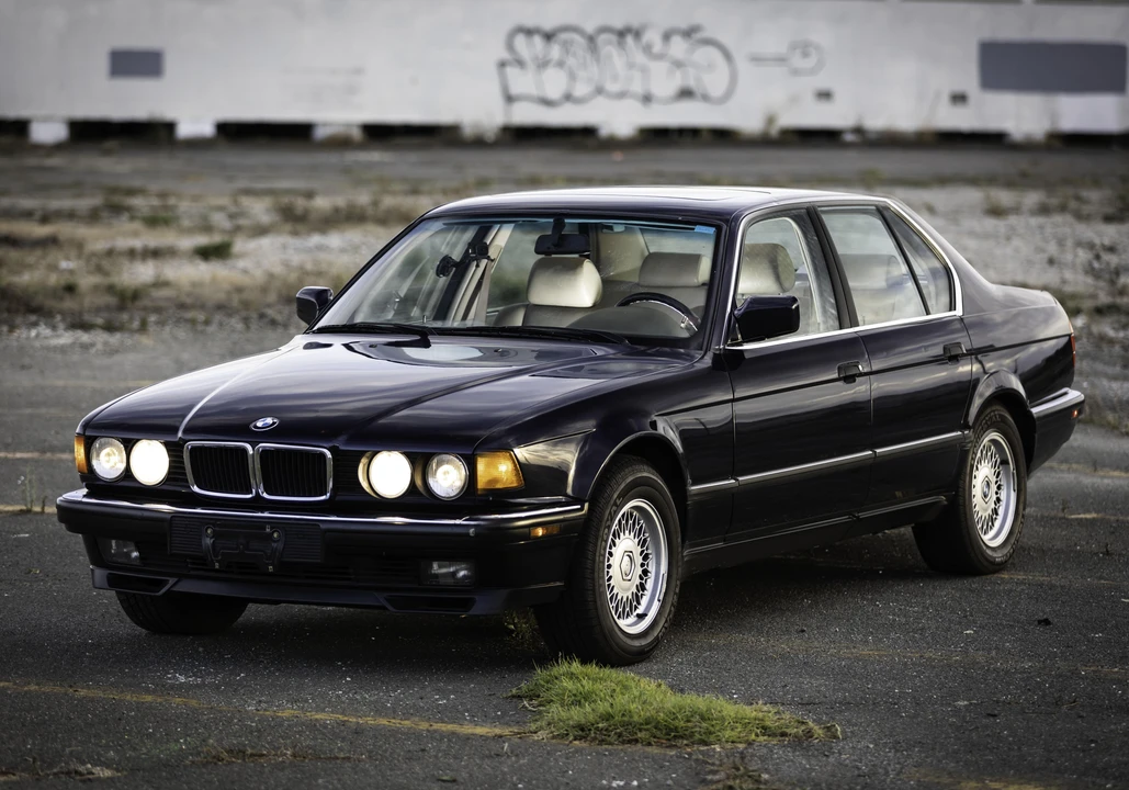 1994 BMW E32 7 Series - Image 8 of 31