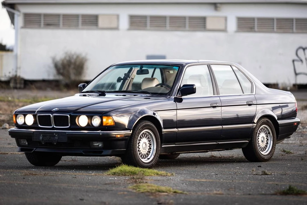 1994 BMW E32 7 Series - Image 10 of 31
