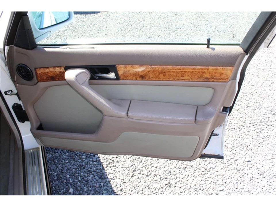 1994 BMW E32 7 Series - Image 11 of 15