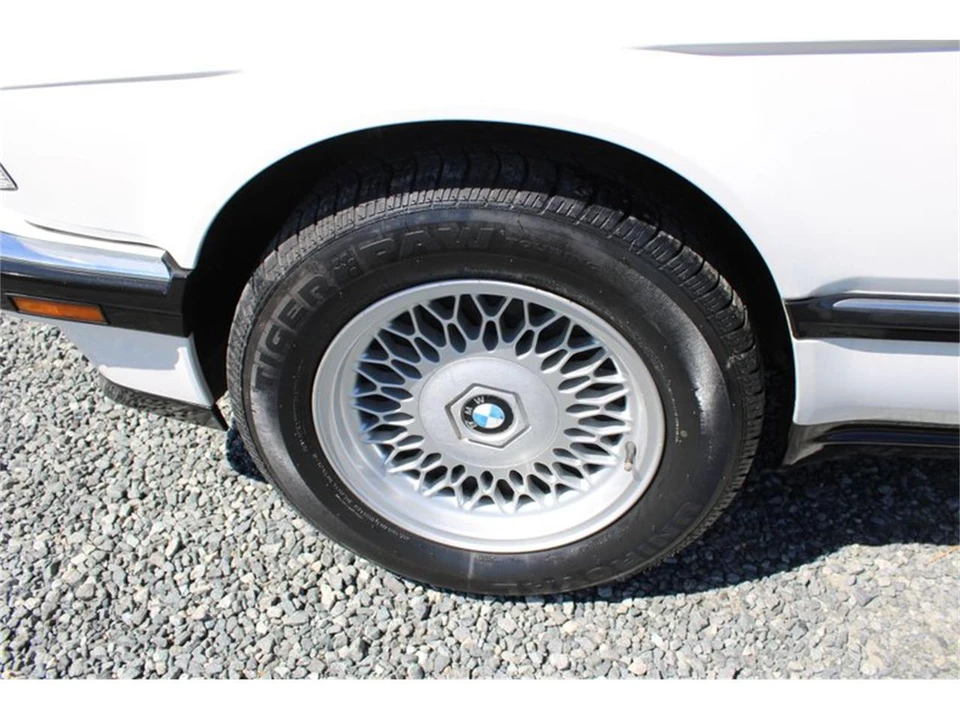 1994 BMW E32 7 Series - Image 8 of 15