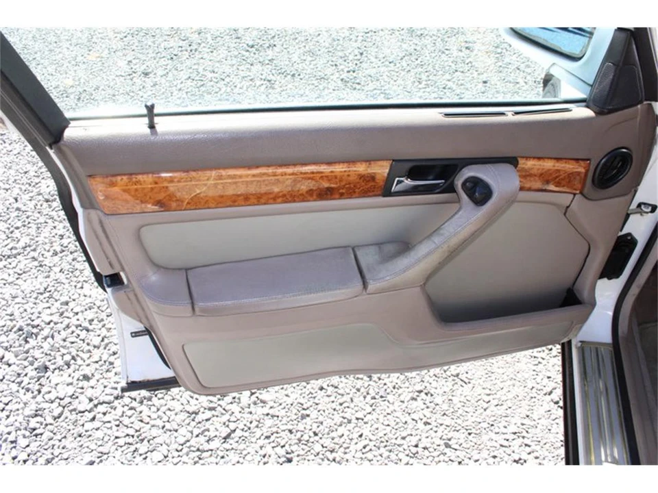 1994 BMW E32 7 Series - Image 12 of 15