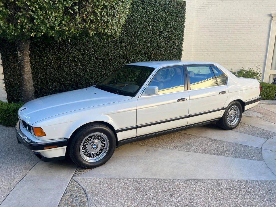 1994 BMW E32 7 Series - Image 3 of 31