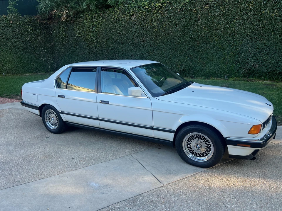 1994 BMW E32 7 Series - Image 8 of 31