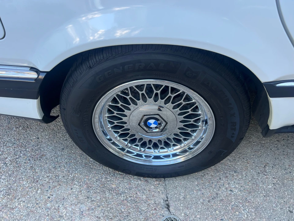 1994 BMW E32 7 Series - Image 24 of 31