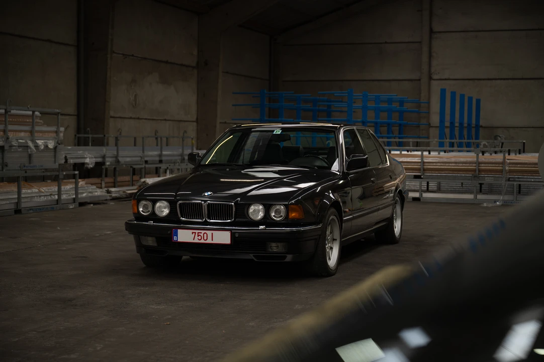 1994 BMW E32 7 Series - Image 9 of 31