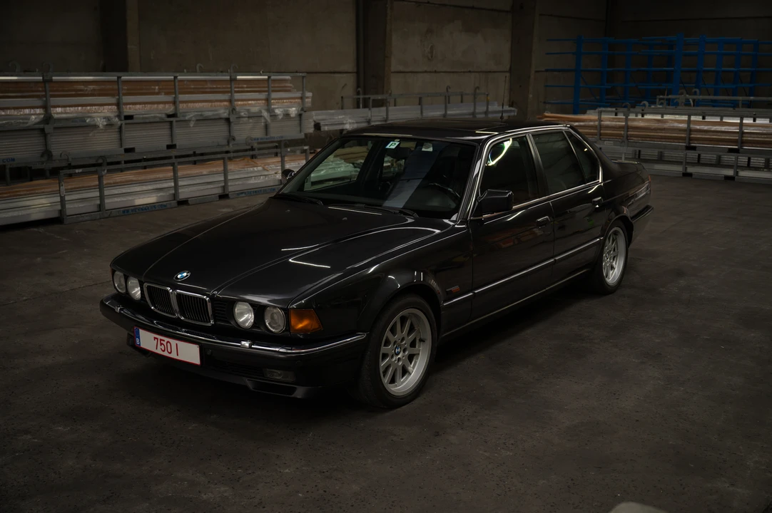 1994 BMW E32 7 Series - Image 3 of 31