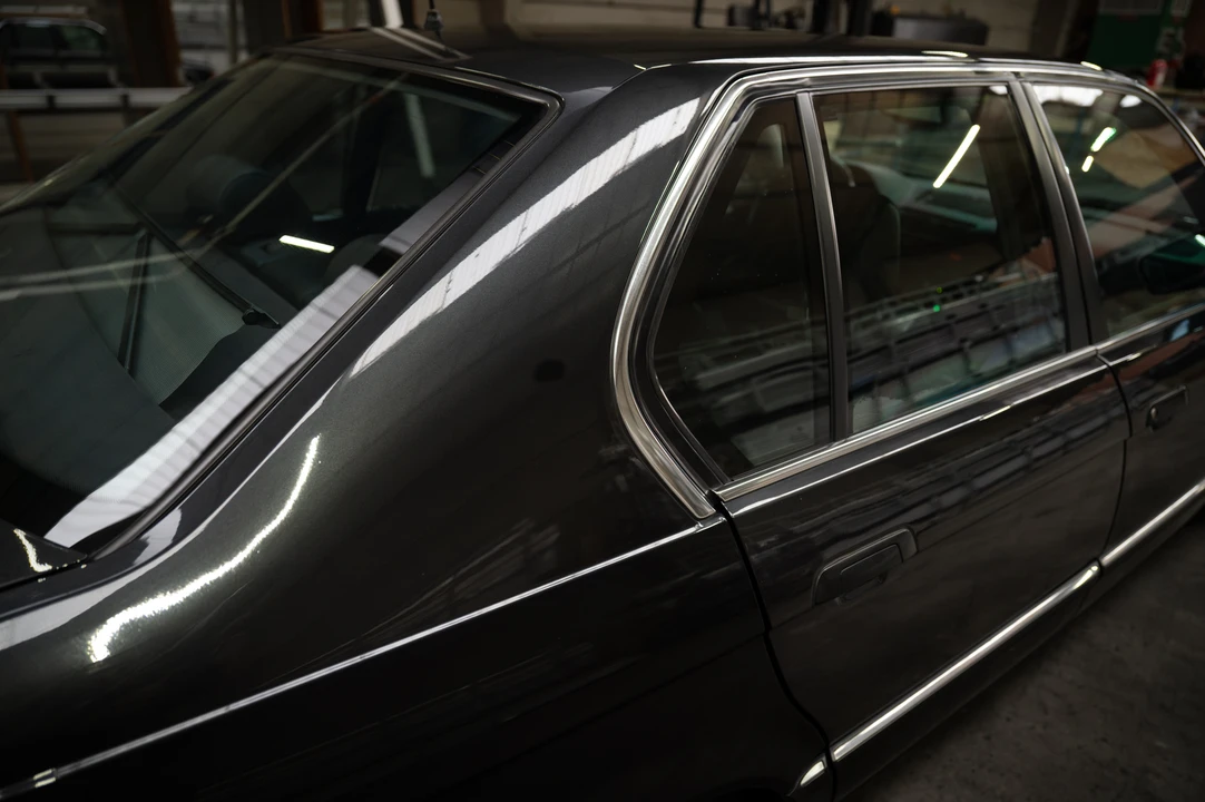 1994 BMW E32 7 Series - Image 30 of 31