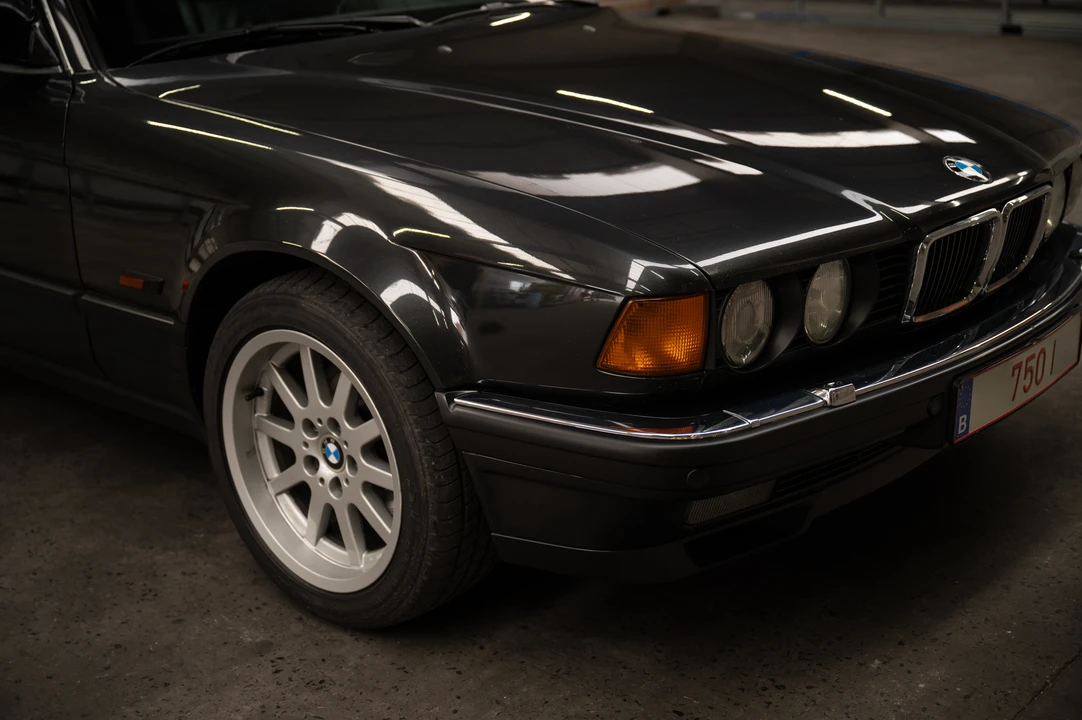 1994 BMW E32 7 Series - Image 14 of 31