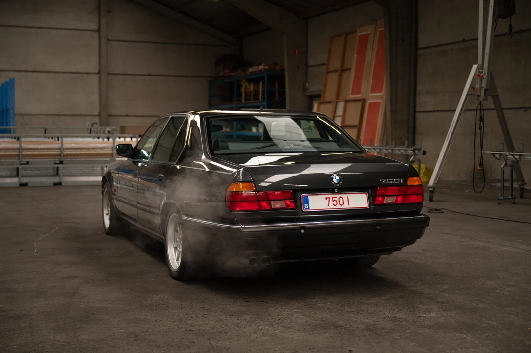 1994 BMW E32 7 Series - Image 5 of 31