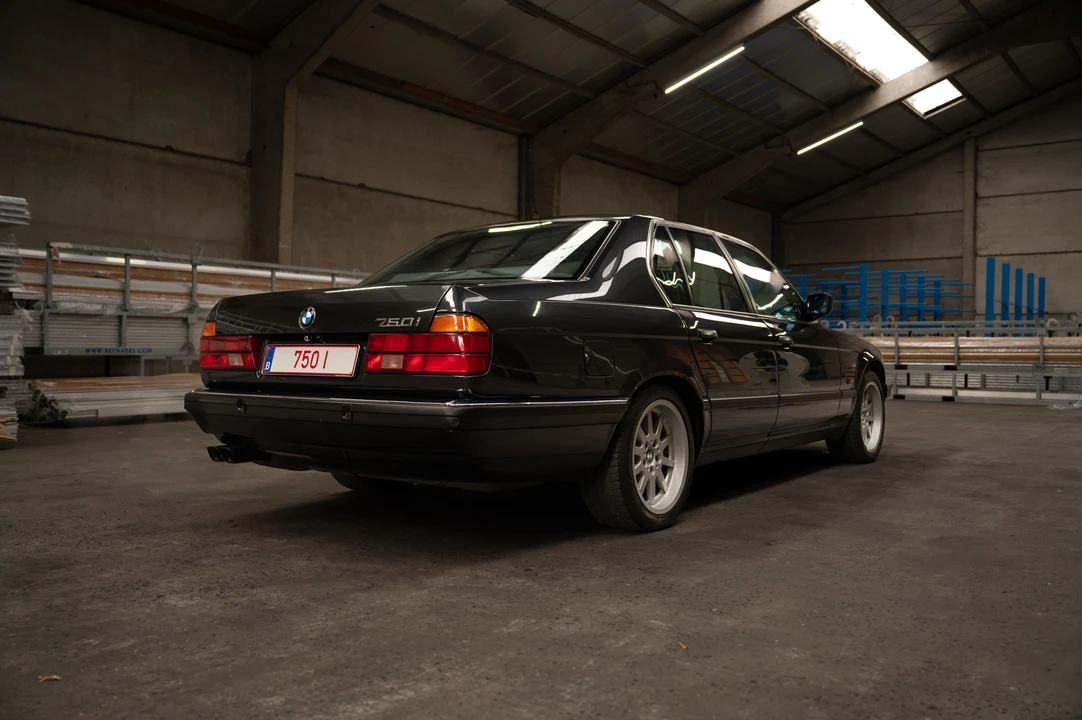 1994 BMW E32 7 Series - Image 7 of 31