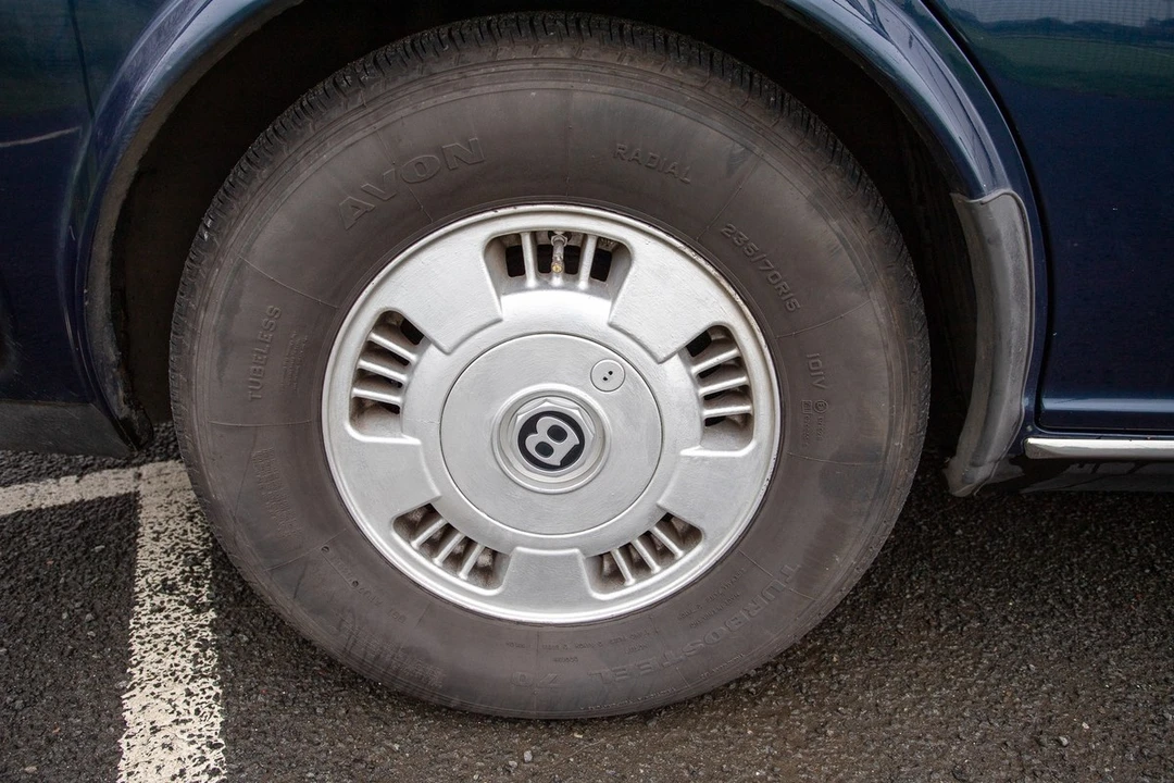 1994 Bentley Brooklands - Image 14 of 30