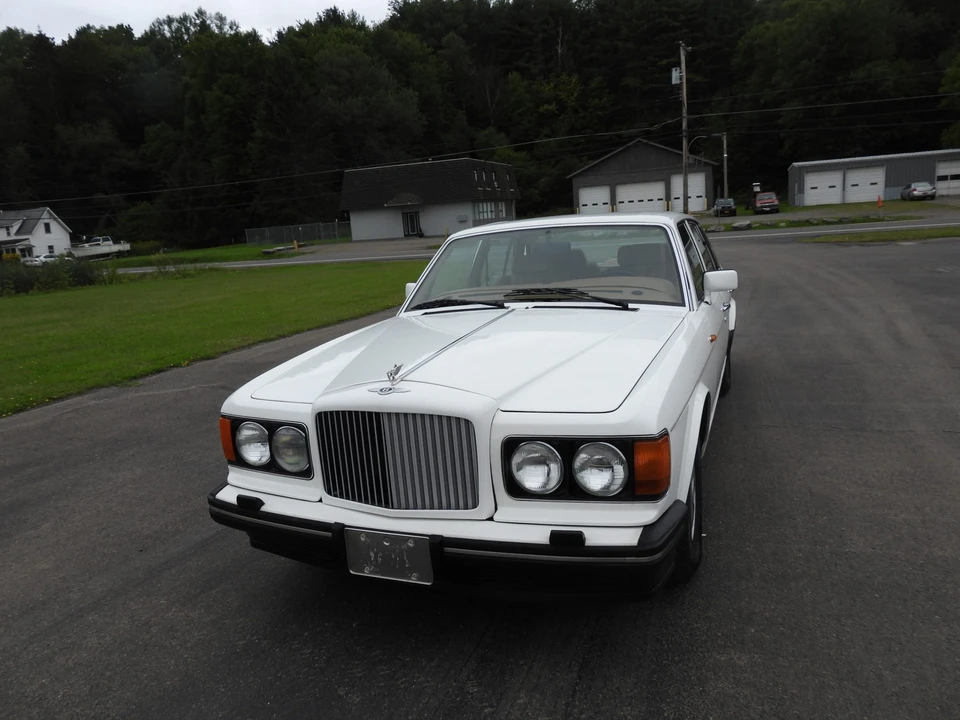 1994 Bentley Brooklands - Image 2 of 31