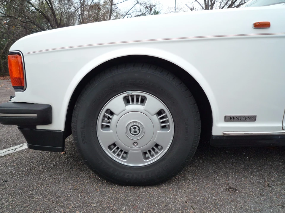 1994 Bentley Brooklands - Image 11 of 31