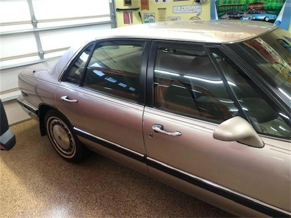 1994 Buick LeSabre - Image 10 of 15