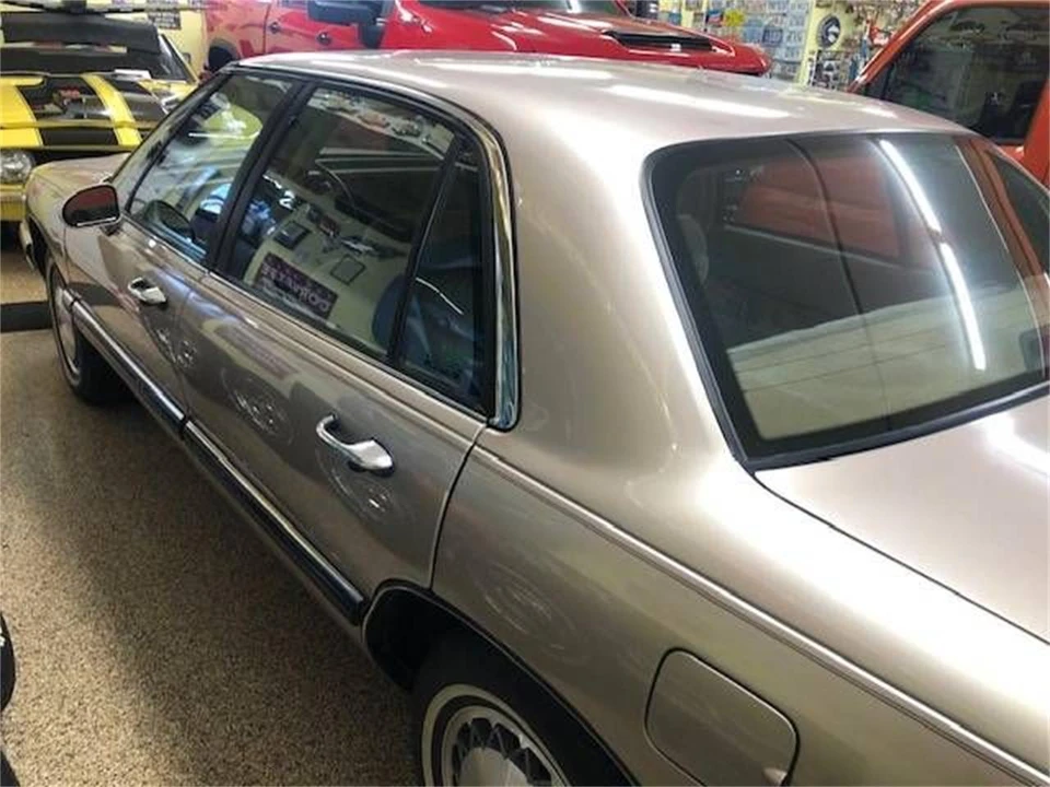 1994 Buick LeSabre - Image 9 of 15
