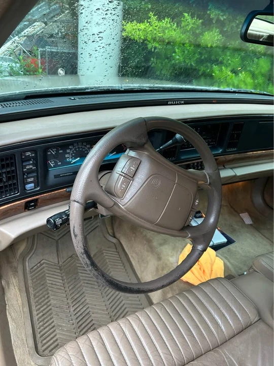1994 Buick Park Avenue - Image 5 of 6