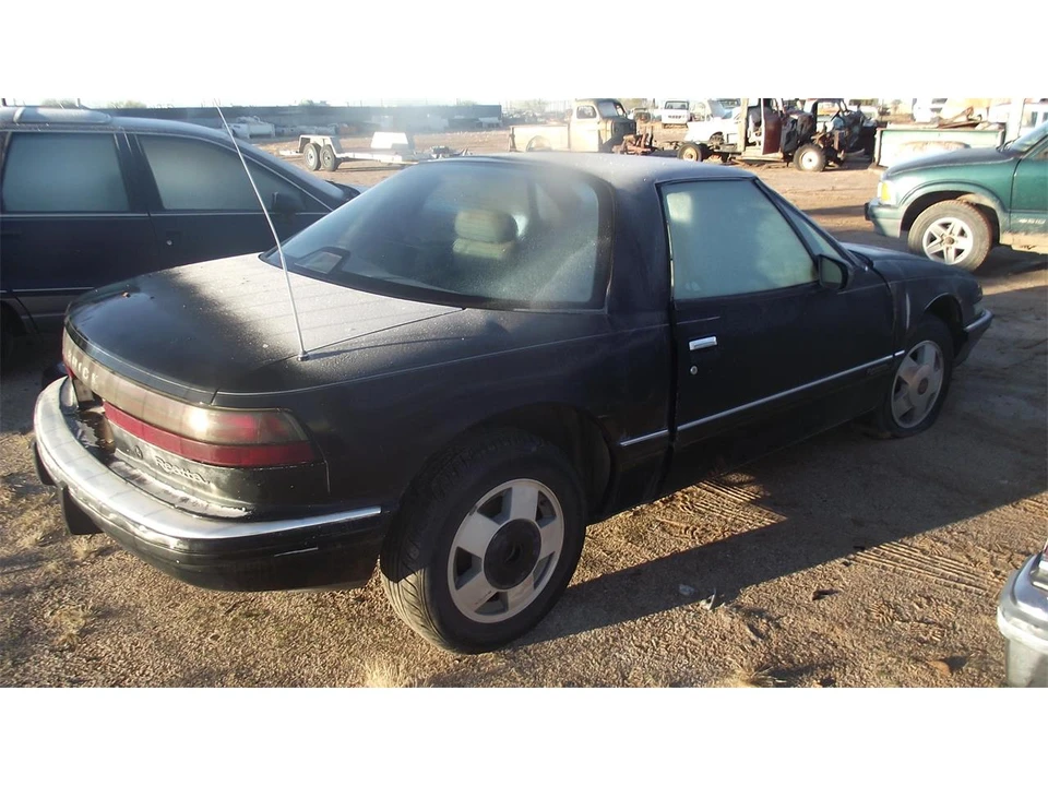 1994 Buick Reatta - Image 2 of 2