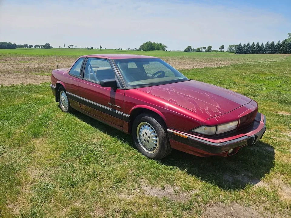 1994 Buick Regal - Image 2 of 3