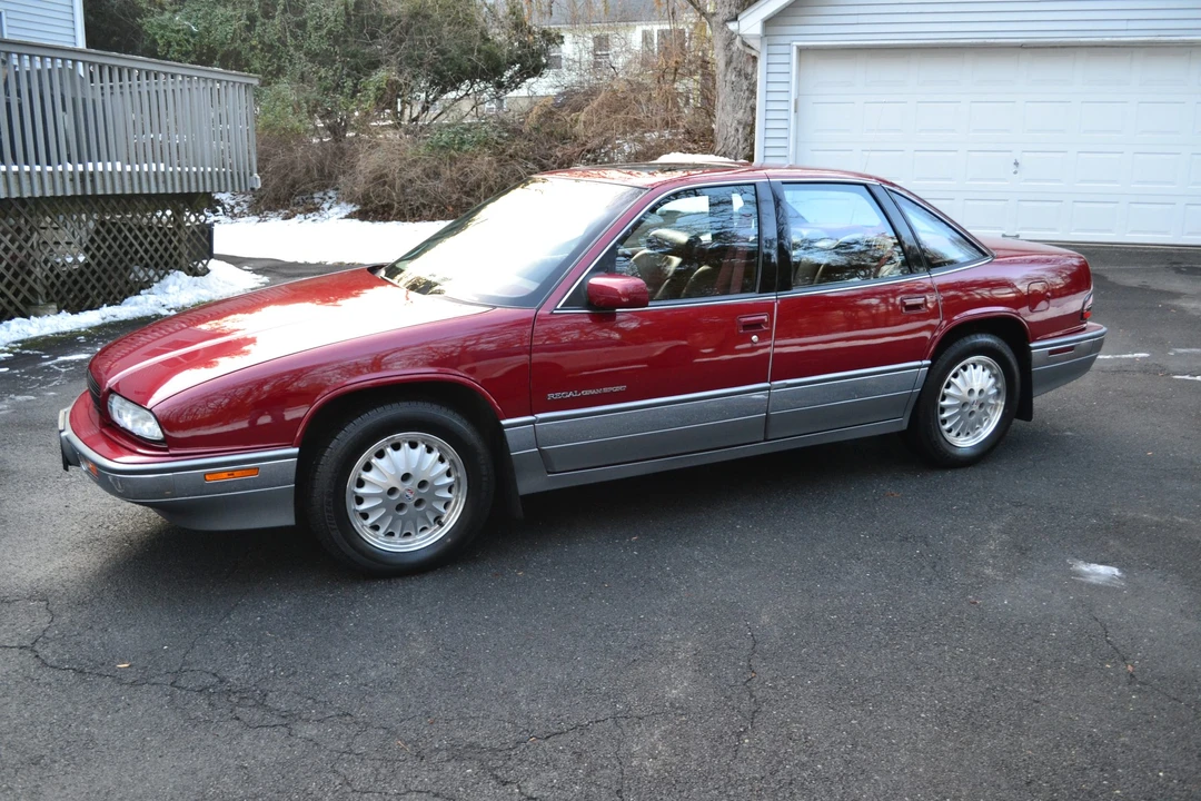 1994 Buick Regal - Image 3 of 31