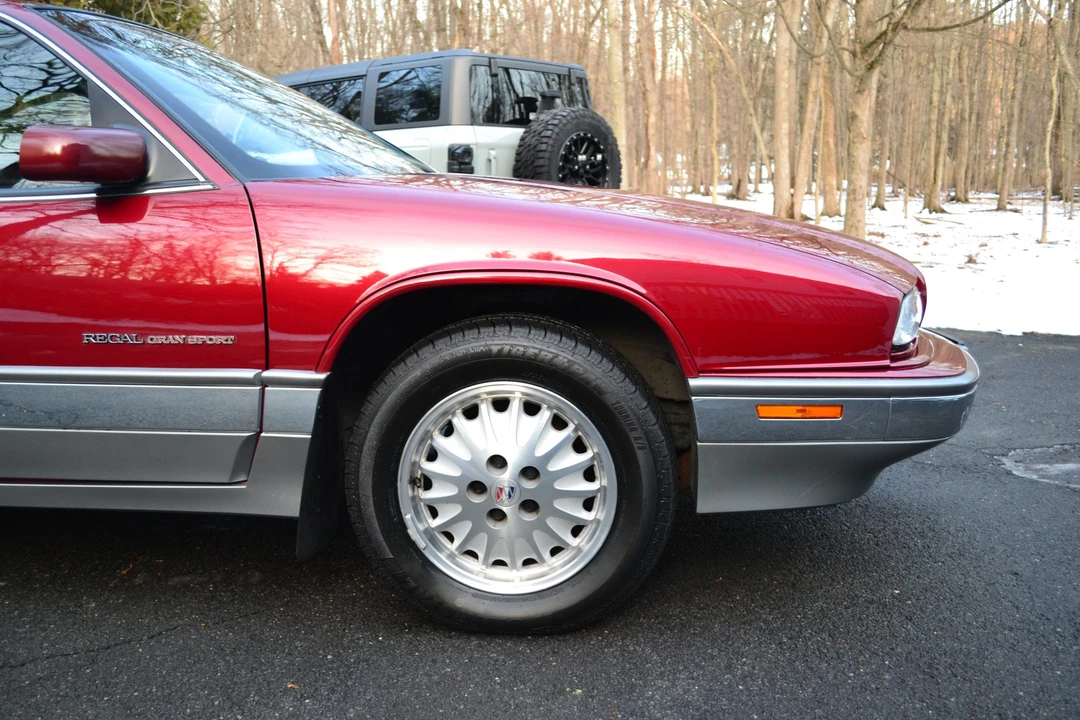 1994 Buick Regal - Image 29 of 31
