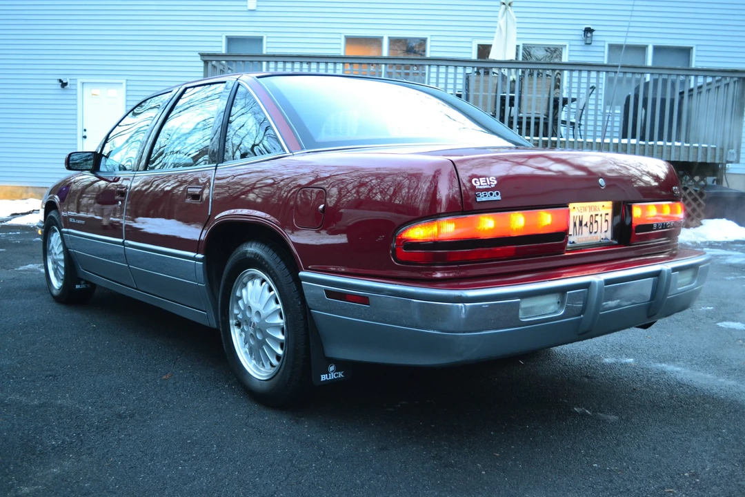 1994 Buick Regal - Image 8 of 31