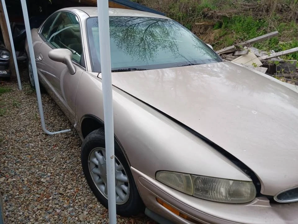1994 Buick Riviera - Image 2 of 7