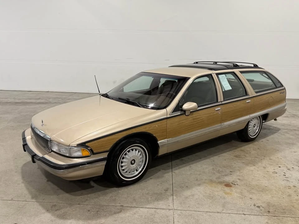 1994 Buick Roadmaster - Image 2 of 18