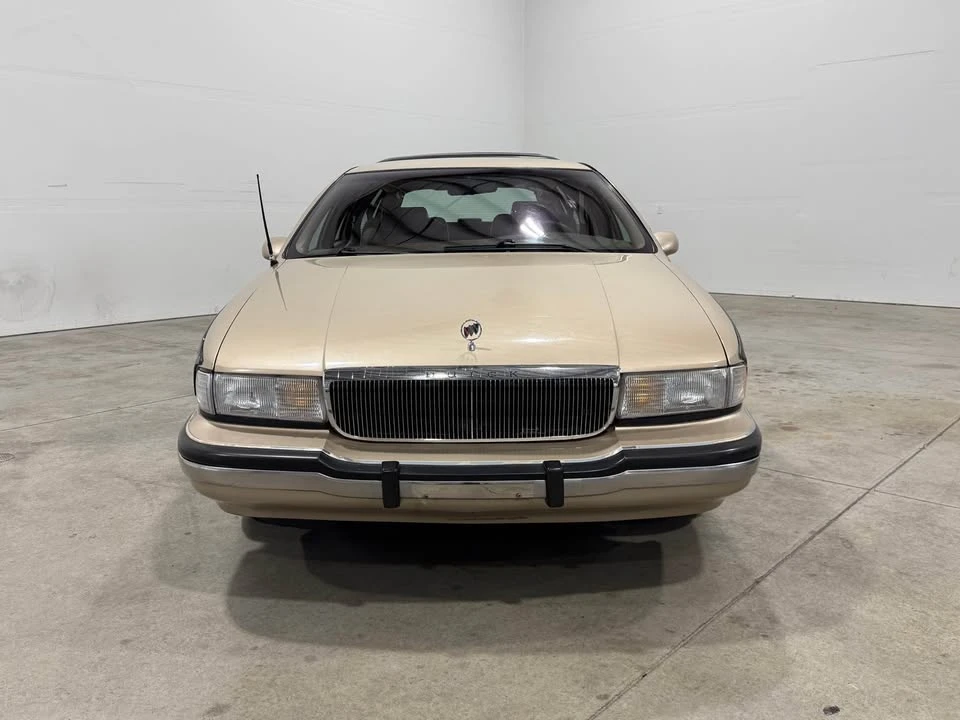 1994 Buick Roadmaster - Image 3 of 18