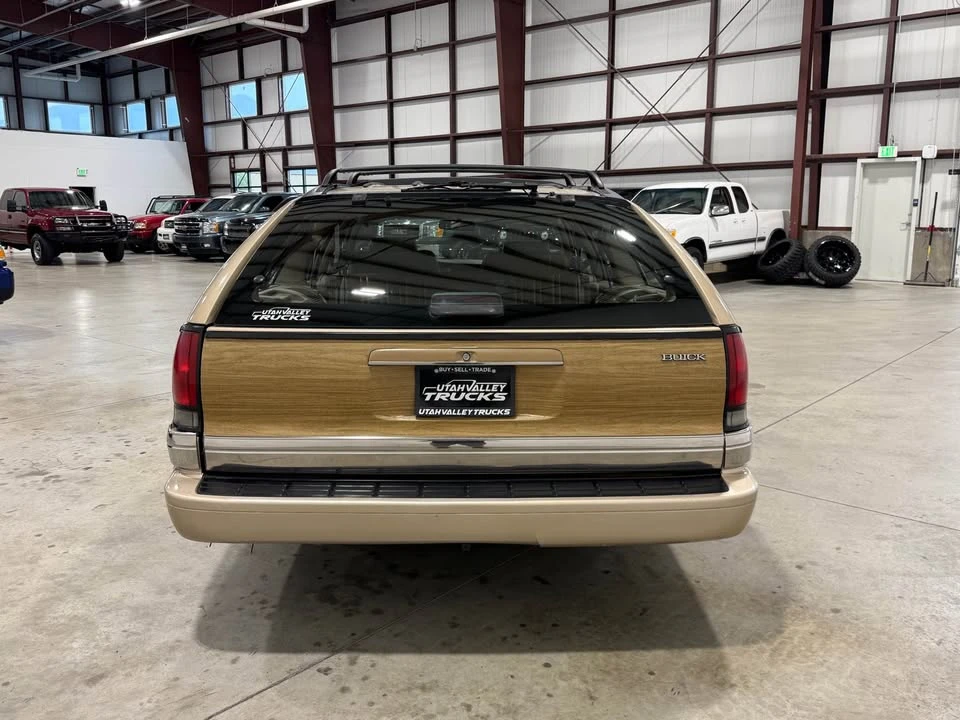 1994 Buick Roadmaster - Image 9 of 18