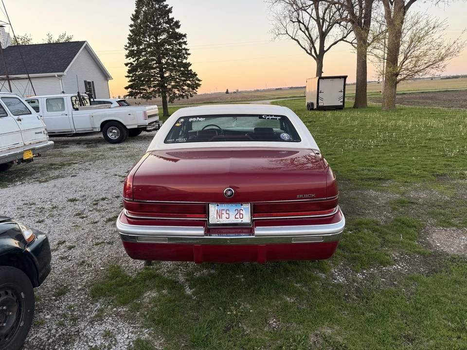 1994 Buick Roadmaster - Image 4 of 12
