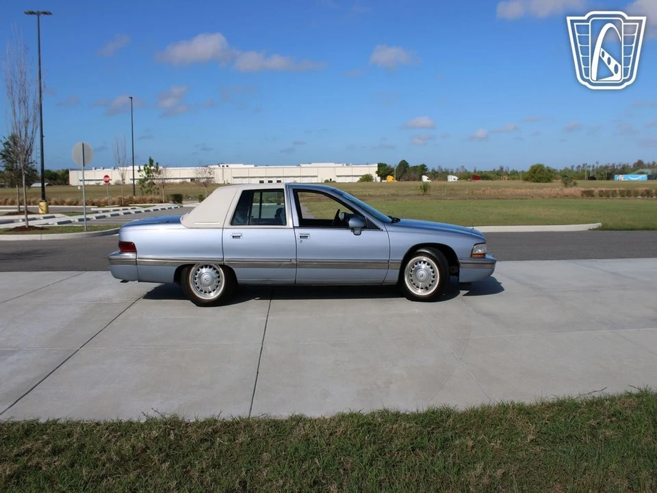 1994 Buick Roadmaster - Image 9 of 12