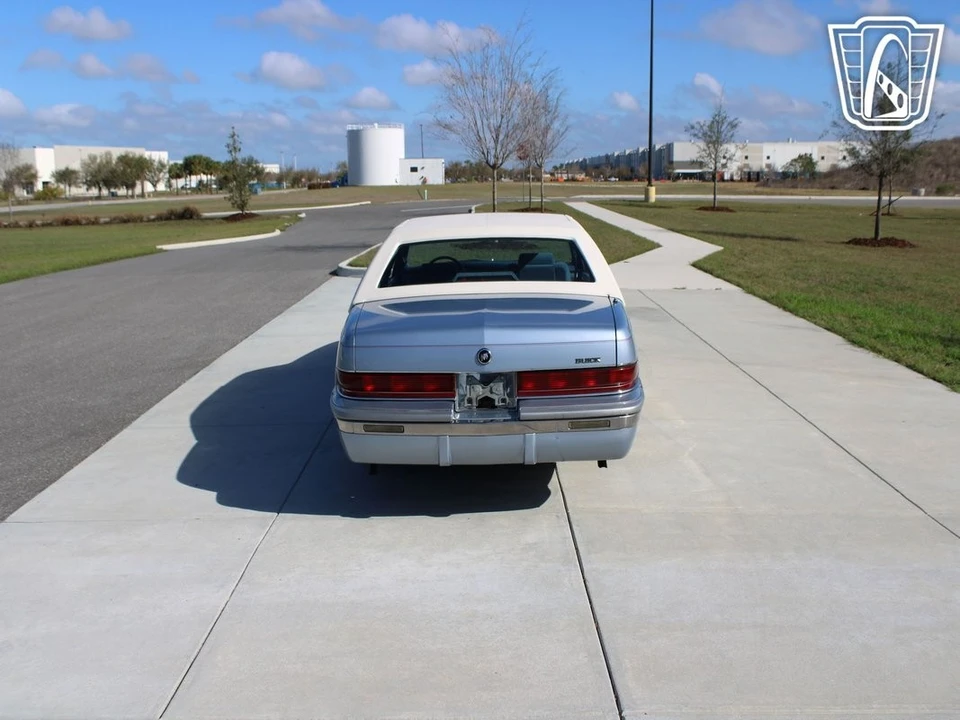 1994 Buick Roadmaster - Image 15 of 21