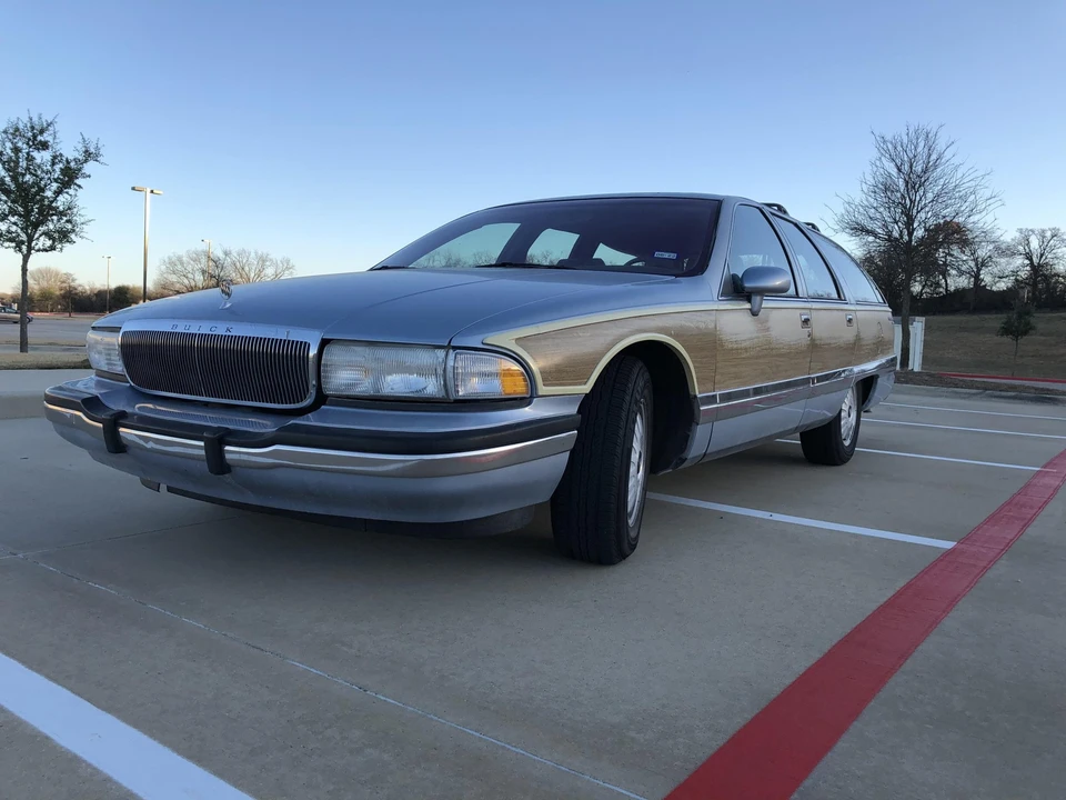 1994 Buick Roadmaster - Image 2 of 31
