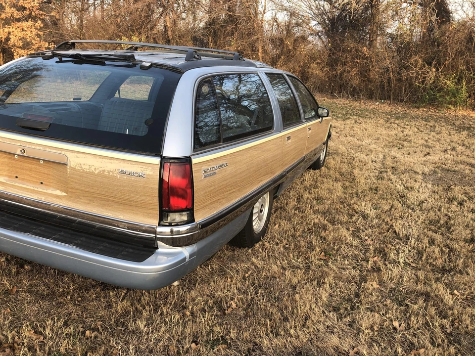 1994 Buick Roadmaster - Image 27 of 31