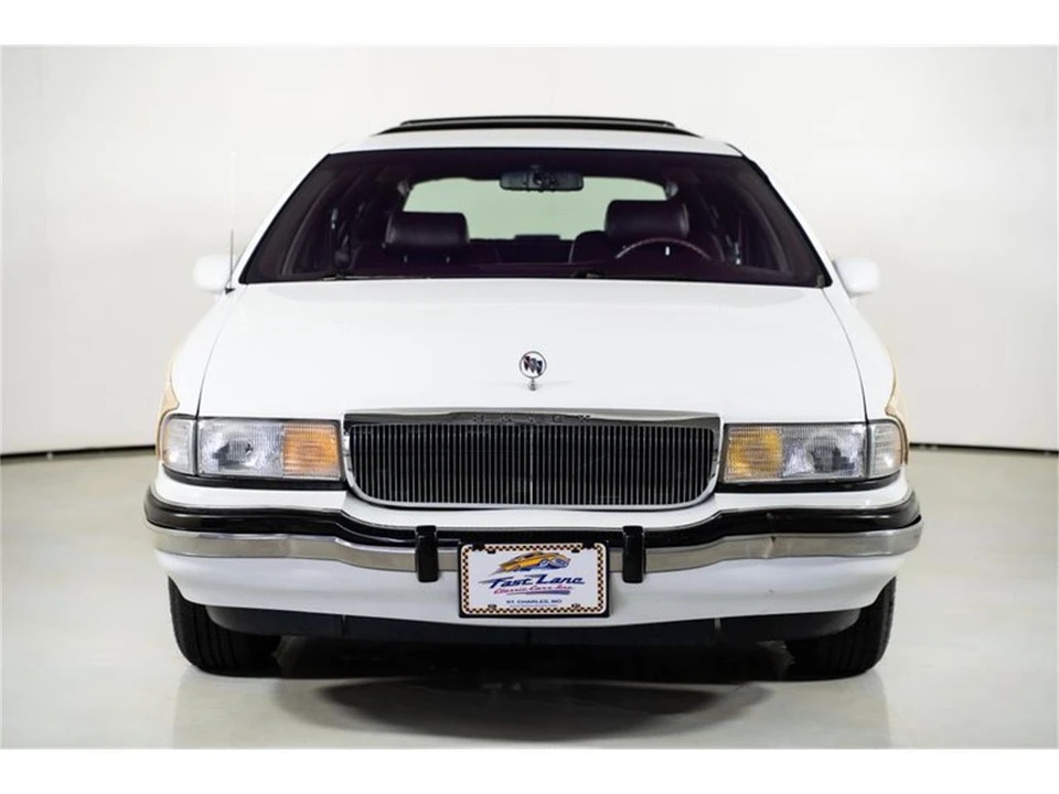 1994 Buick Roadmaster - Image 2 of 31