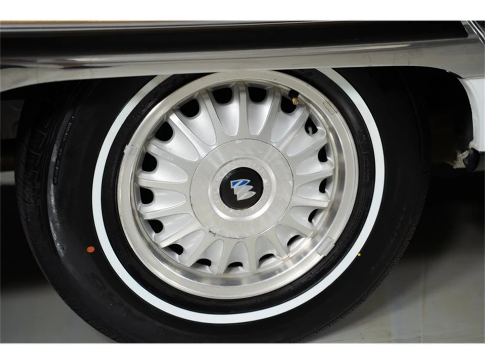 1994 Buick Roadmaster - Image 11 of 31