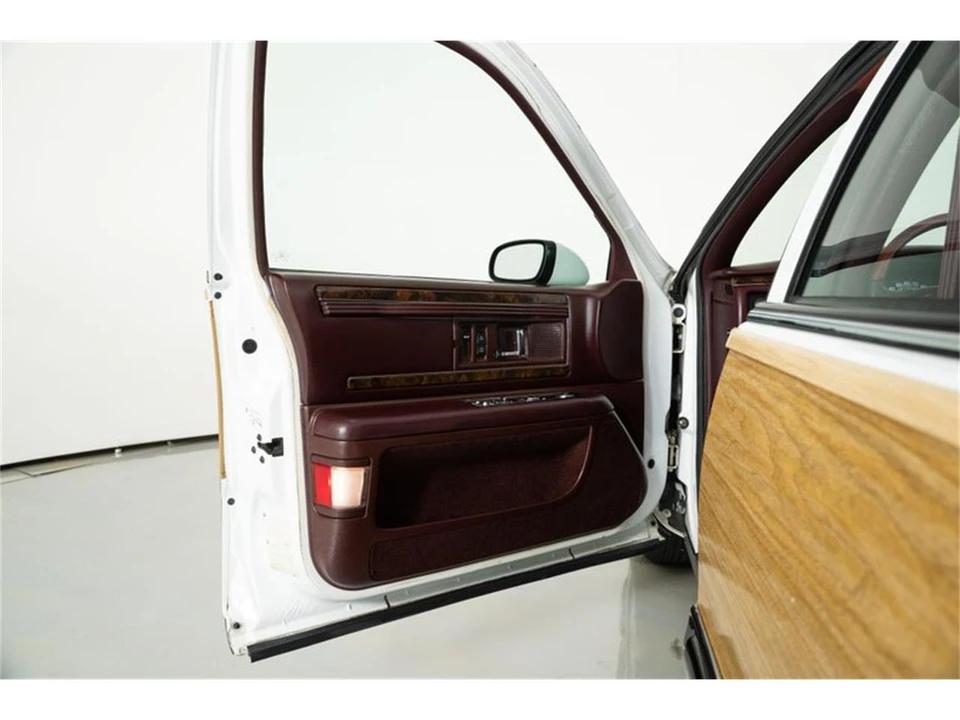 1994 Buick Roadmaster - Image 14 of 31