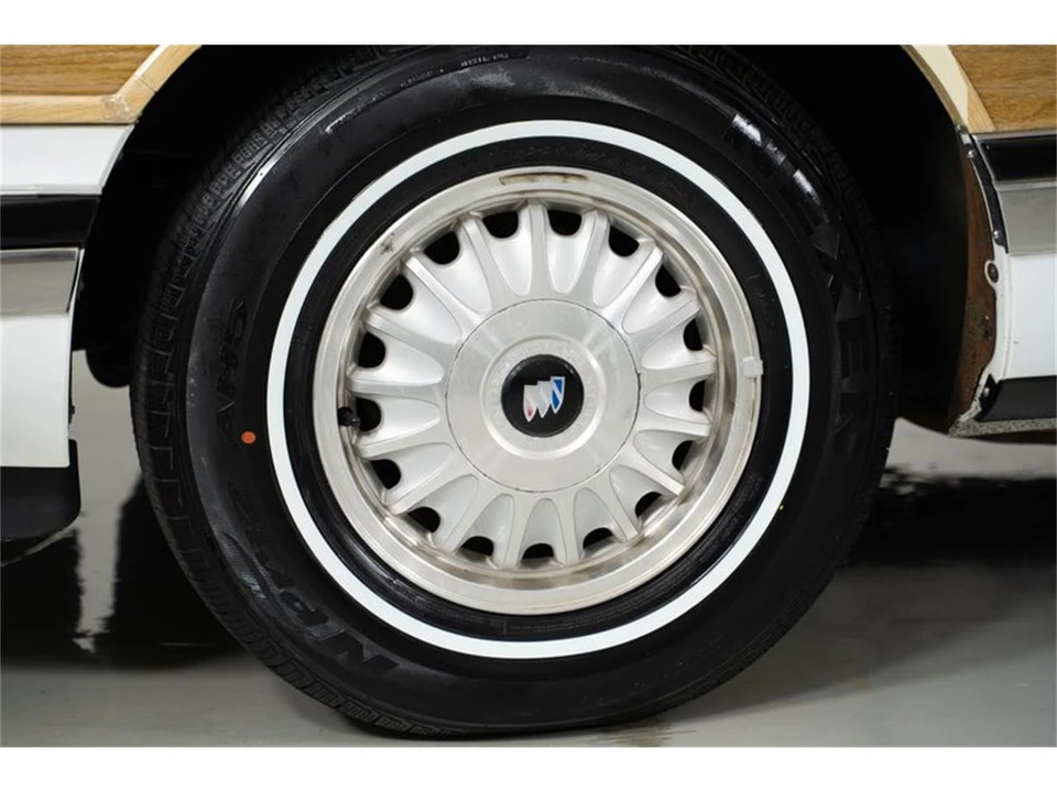 1994 Buick Roadmaster - Image 5 of 31