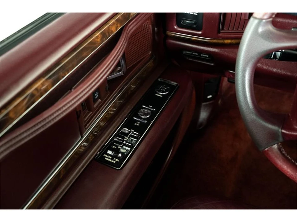 1994 Buick Roadmaster - Image 24 of 31