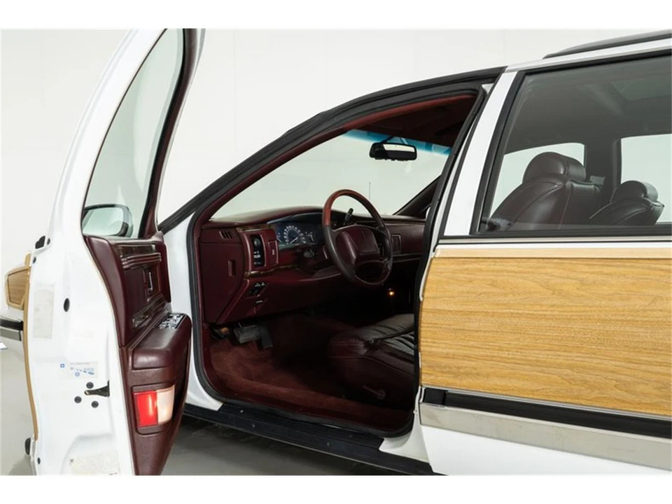 1994 Buick Roadmaster - Image 15 of 31