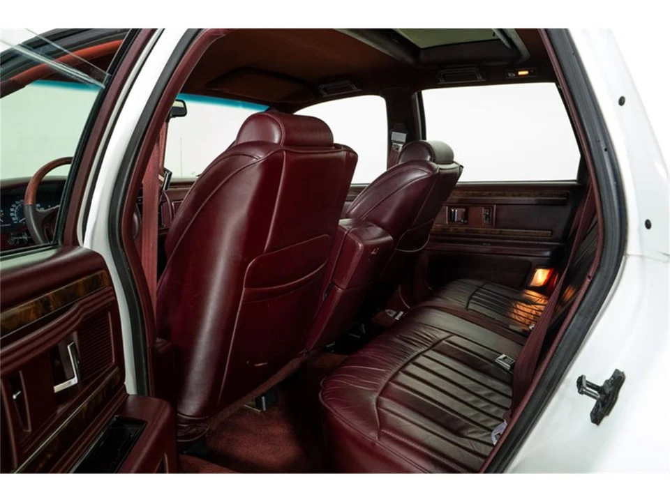 1994 Buick Roadmaster - Image 21 of 31