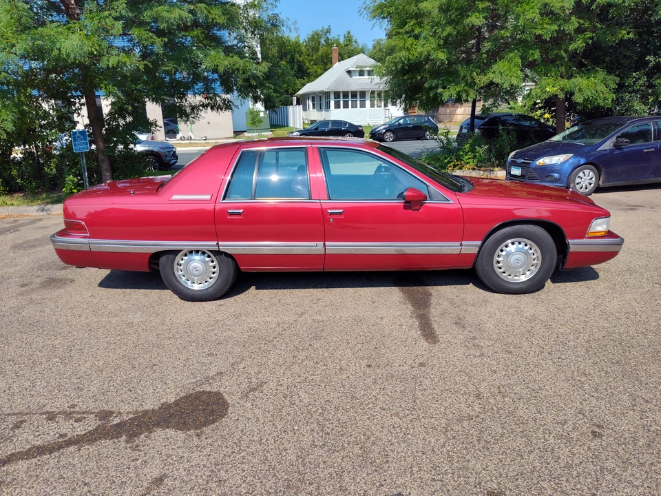 1994 Buick Roadmaster - Image 10 of 31