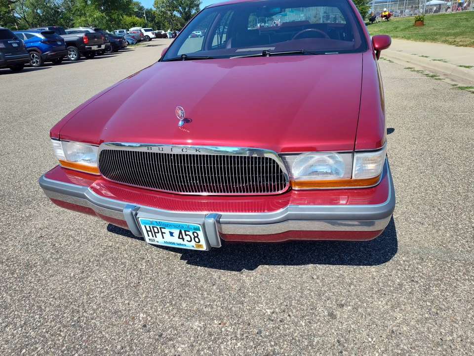 1994 Buick Roadmaster - Image 2 of 31