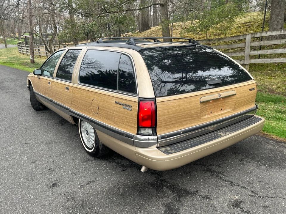 1994 Buick Roadmaster - Image 10 of 23