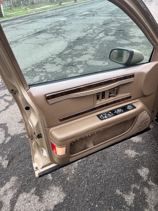1994 Buick Roadmaster - Image 11 of 23